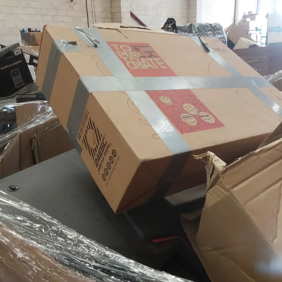 PALLET CONTAINING VARIOUS ASSORTED ITEMS TO INCLUDE: MONITORS, KETTLE, INFLATABLE POOL TOYS ECT