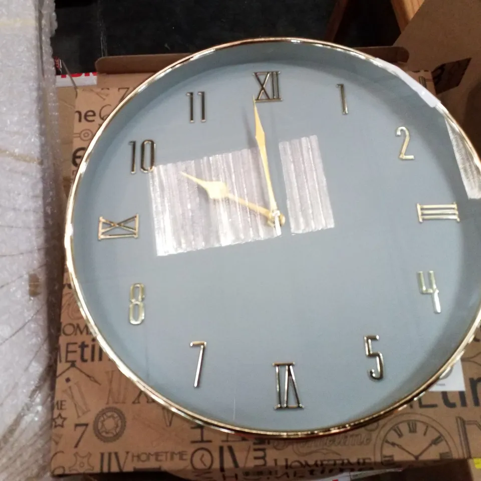 BOXED NIKITAS GLASS WALL CLOCK 