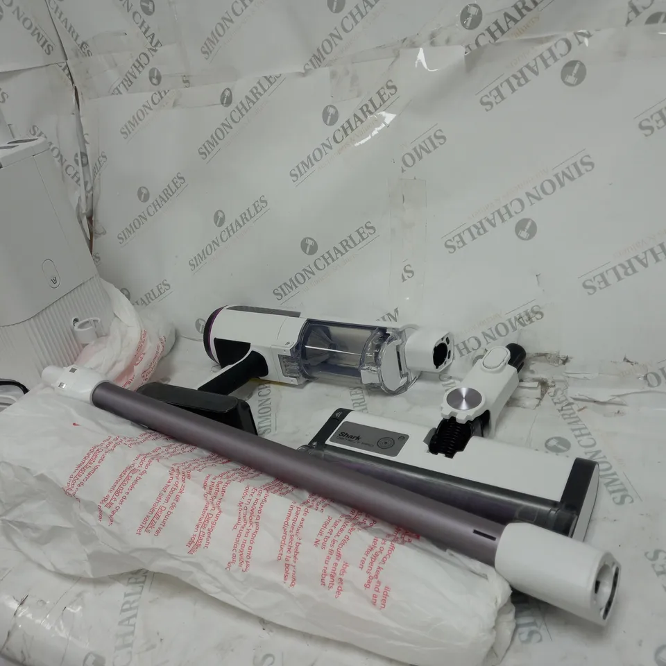 BOXED SHARK DETECT PRO 1.3L AUTO EMPTY VACUUM CLEANER IW3510UK
