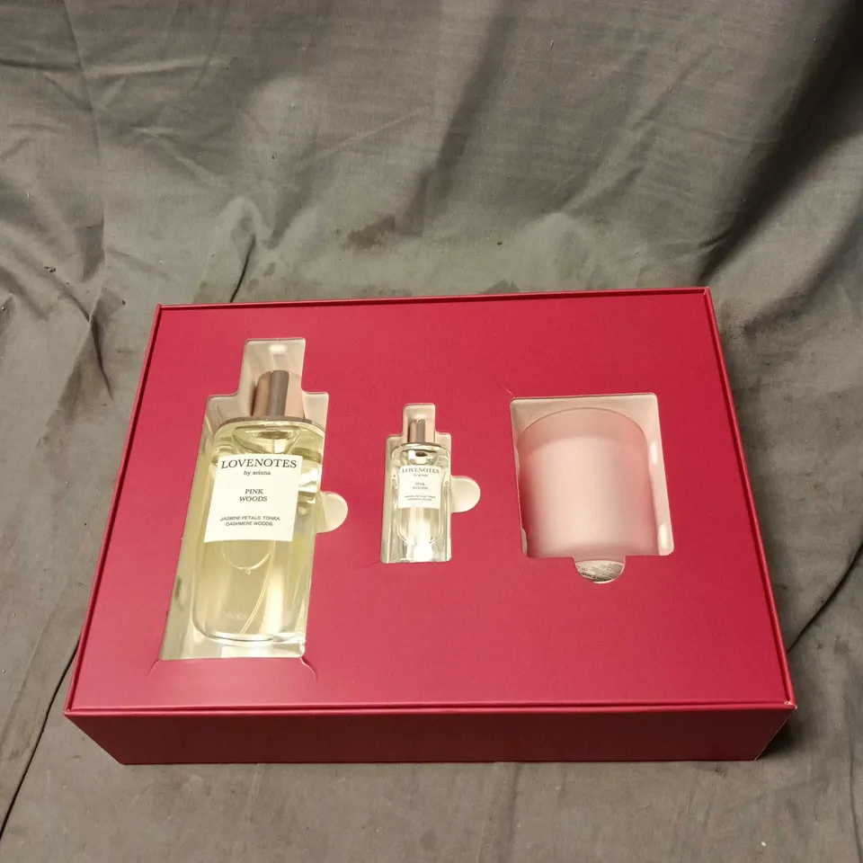 ARIANA GRANDE LOVE NOTES GIFT SET – 3PC FRAGRANCE & PINK CANDLE