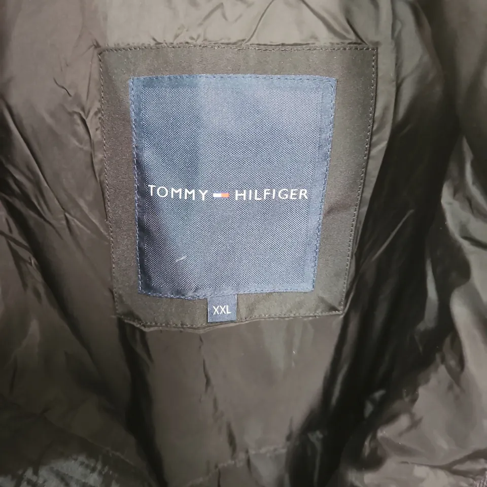 TOMMY HILFIGER MEN'S PARKA JACKET WITH FAUX FUR HOOD - BLACK, UK XXL