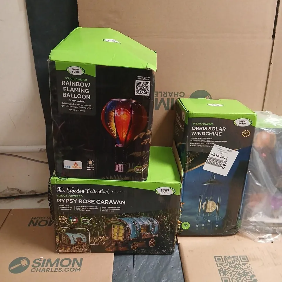 CAGE OF ASSORTED DAMGED ITEMS TO INCLUDE; SMART SOLAR GARDEN RAINBOW BALLOON, ORBIS SOLAR WIND CHIME & GYPSY ROSE CARAVAN LIGHTS