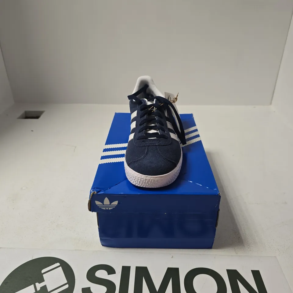 BOXED PAIR OF ADIDAS GAZELLE'S SIZE UK 3