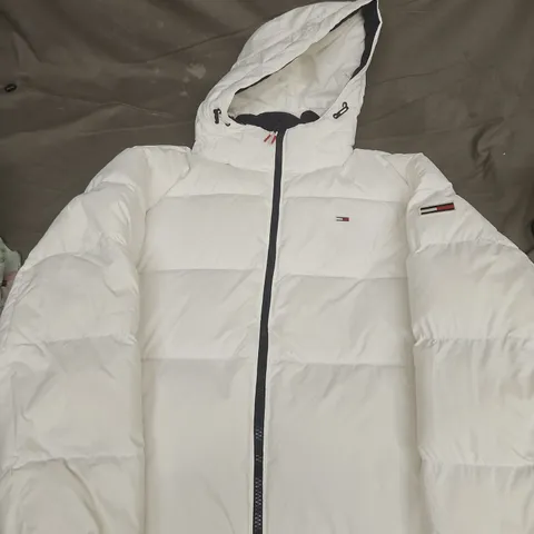 TOMMY JEANS PUFFER JACKET – WHITE – UK SIZE L – MEN'S