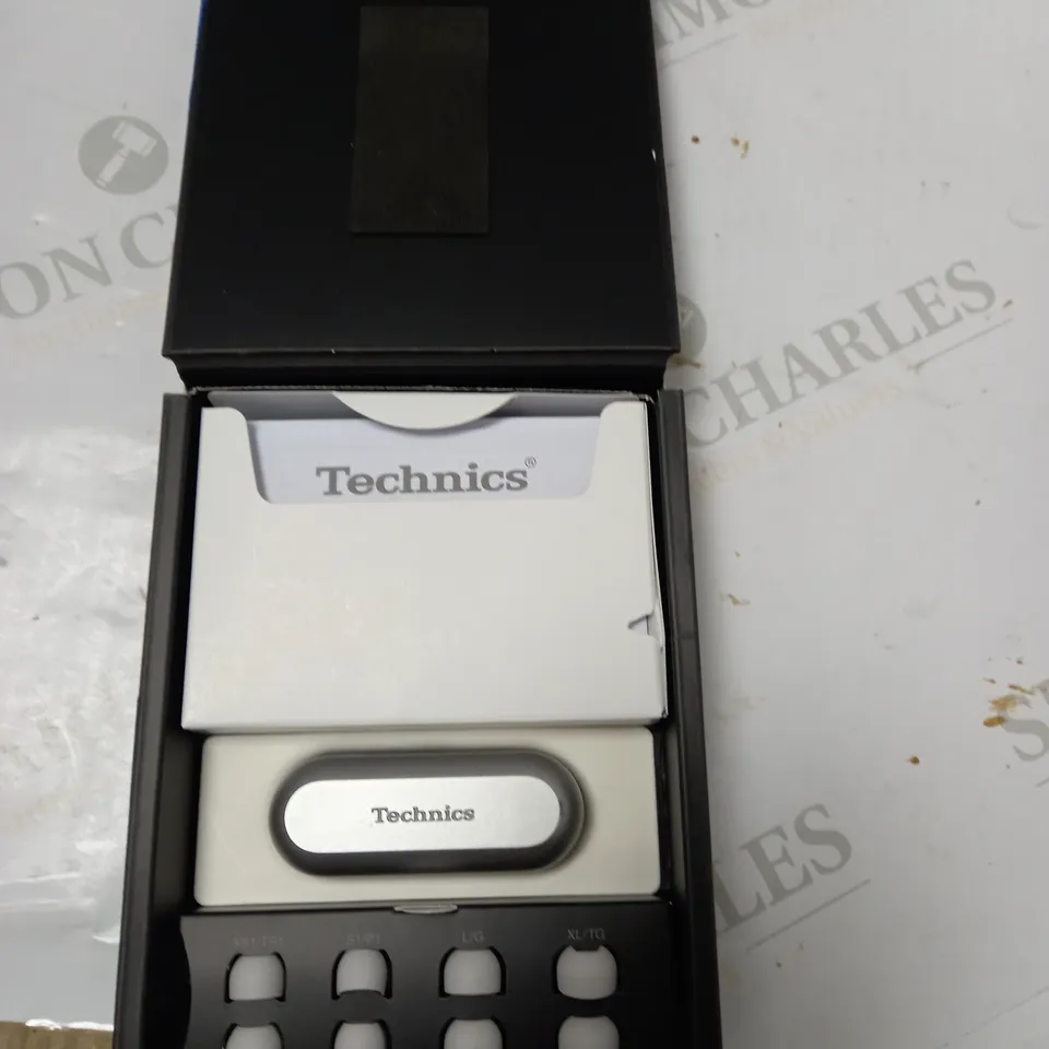PORTABLE EARPHONES TECHNICS