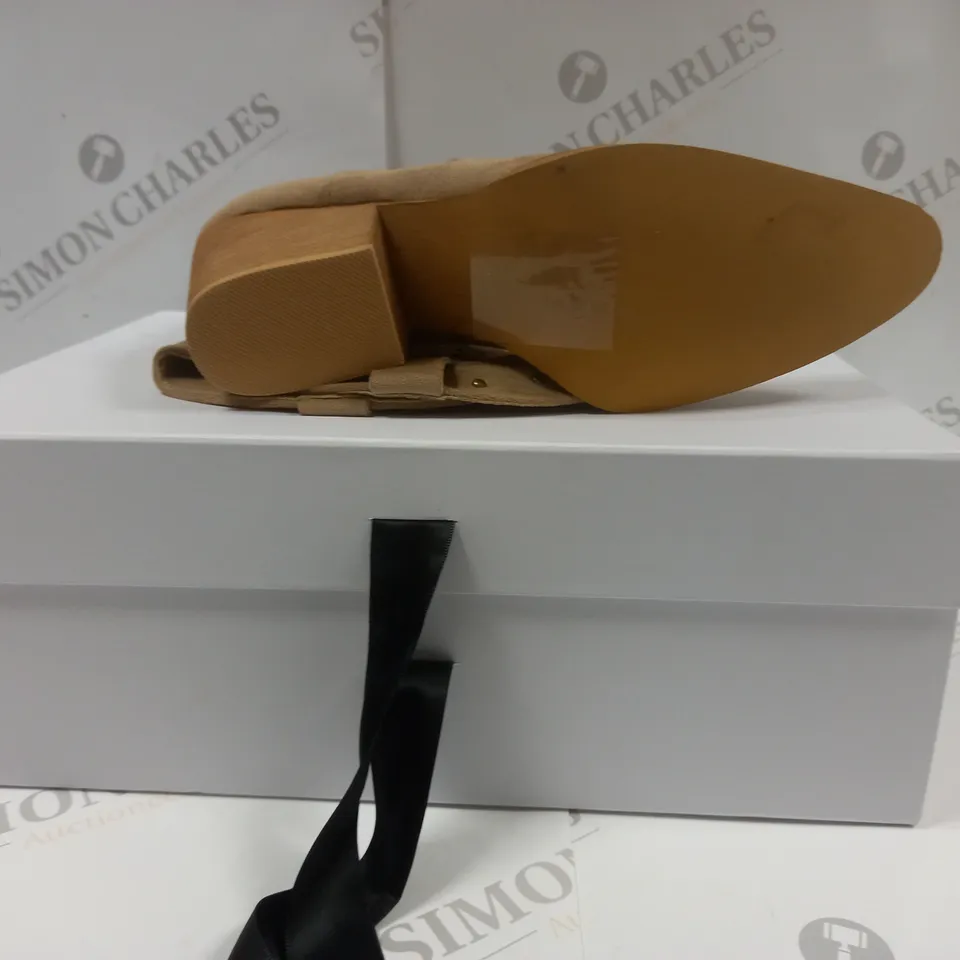 BOXED PAIR OF THE WHITE COMPANY MODA BELLEZA SHOES UK SIZE 5.5