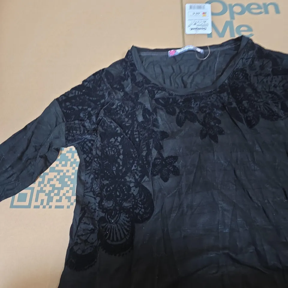 DESIGUAL WOMEN'S BLACK VELVET FLORAL PRINT TOP – SIZE XL