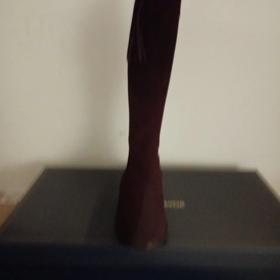 BOXED PAIR OF FAIRFAX & FAVOR WOMENS REGINA BOOTS IN PLUM SUEDE - UK 5