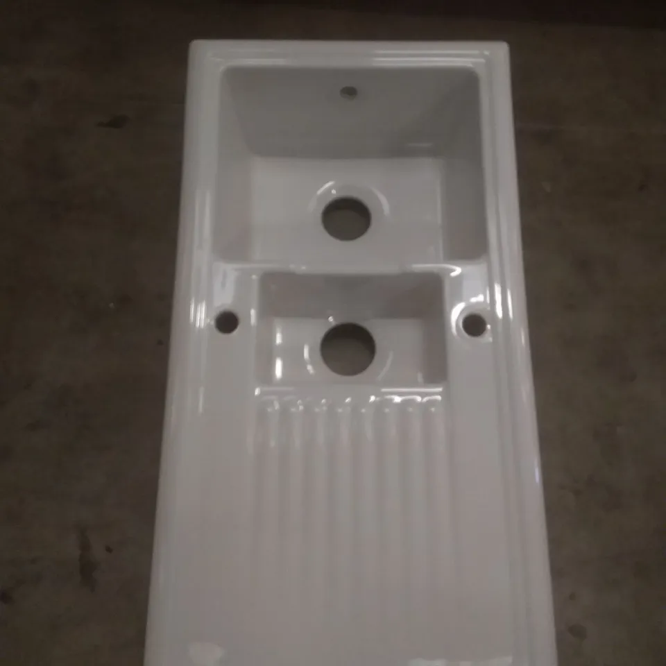 BOXED BURBANK 1.5 BOWL AND SINK