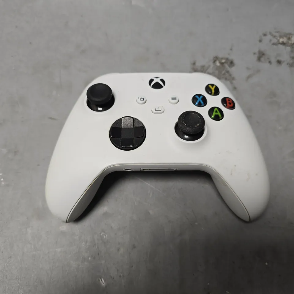 XBOX WIRELESS CONTROLLER 