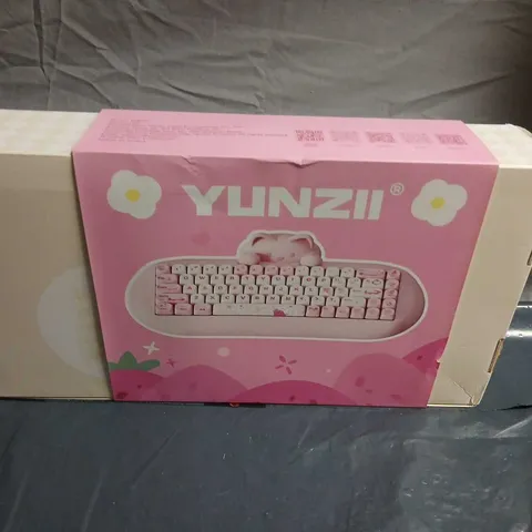 YUNZII PINK KEYBOARD – BOXED