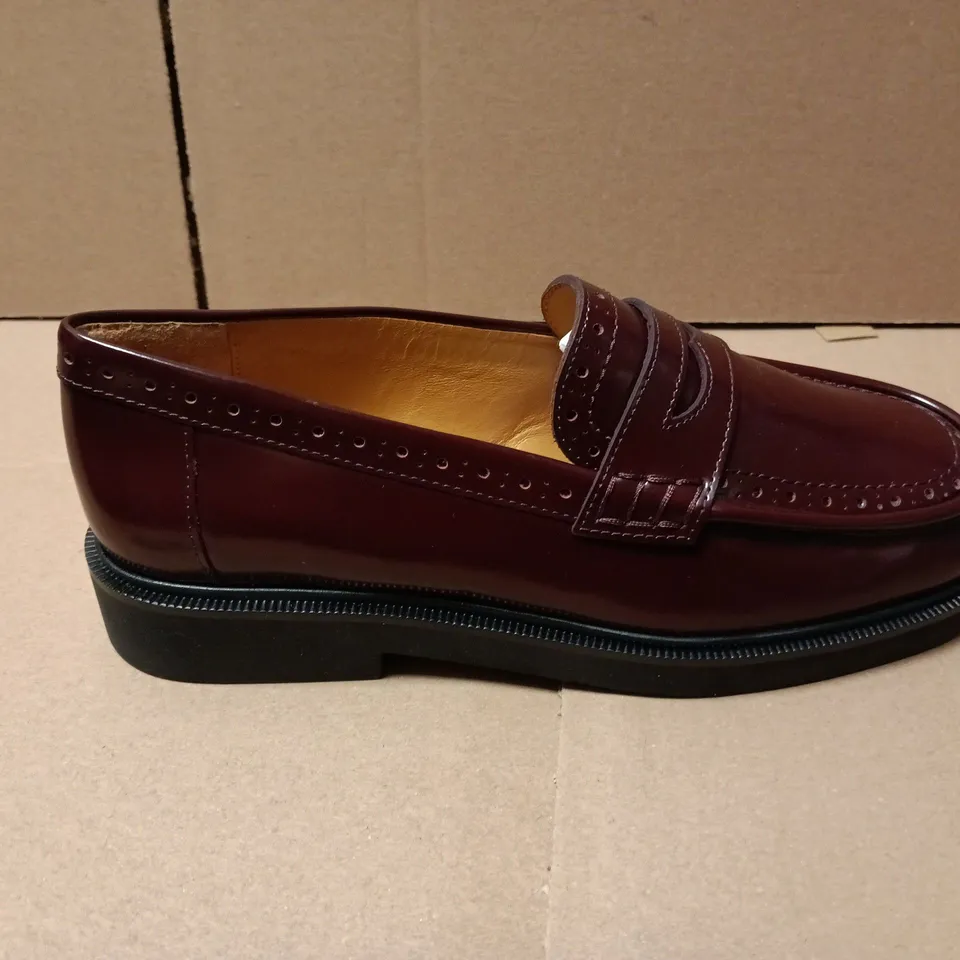 UNBOXED PAIR OF LES SOULIERS SEZANE SHOES IN BROWN - SIZE 38