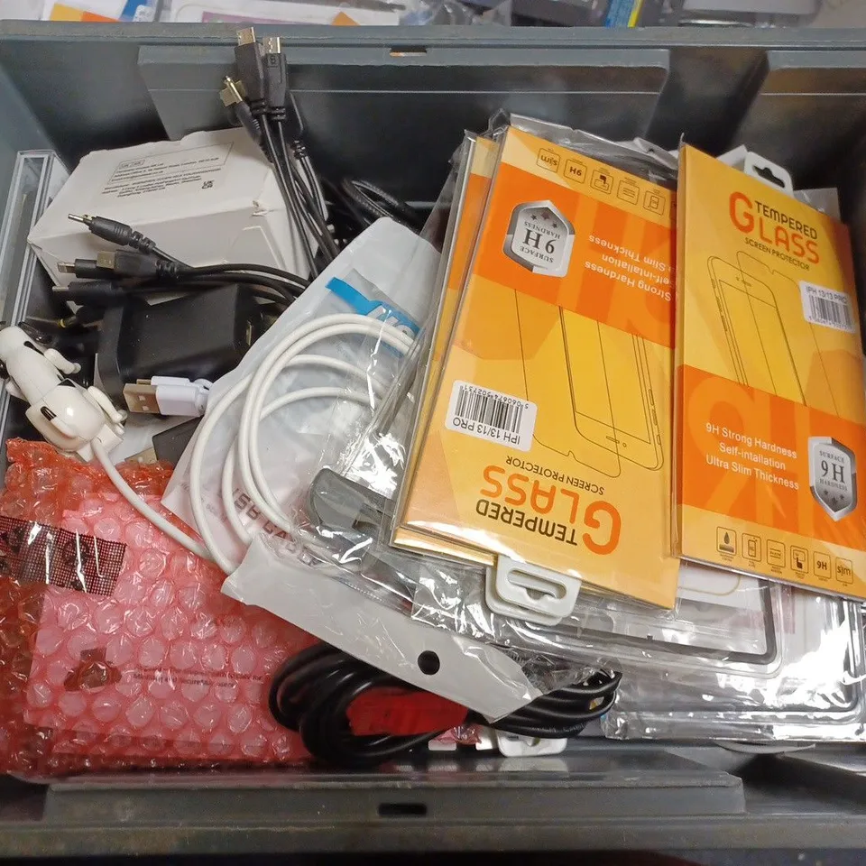 BOX OF APPROX 20 ITEMS INCLUDING ASSORTED PHONE CASES, SCREEN PROTECTORS AND CHARGERS FOR VARIOUS PHONES