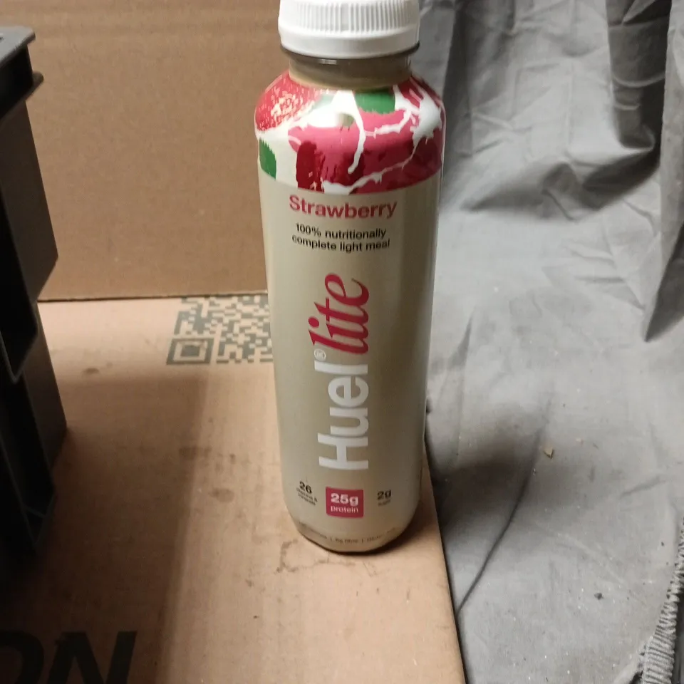 TOTE OF APPROXIMATELY 12 ASSORTED FOOD AND DRINK ITEMS TO INCLUDE: HUEL LITE STRAWBERRY 
