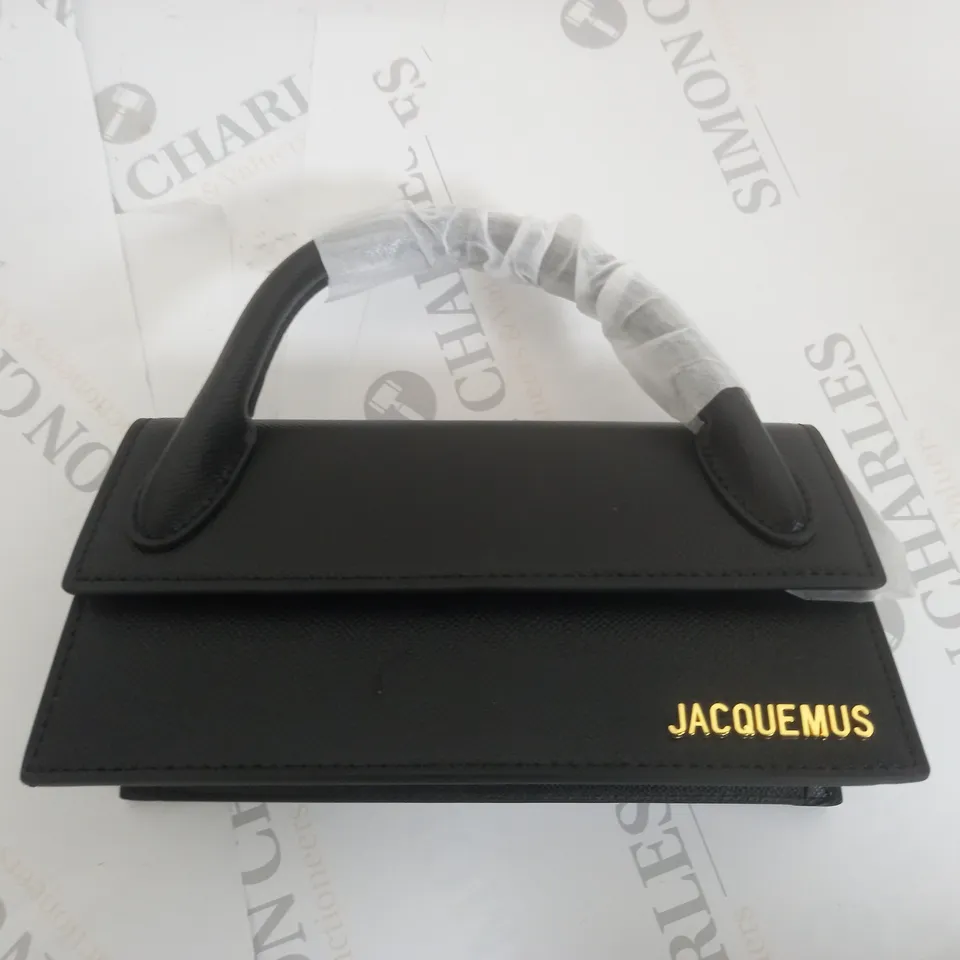 JACQUEMUS BLACK CARRY PURSE 