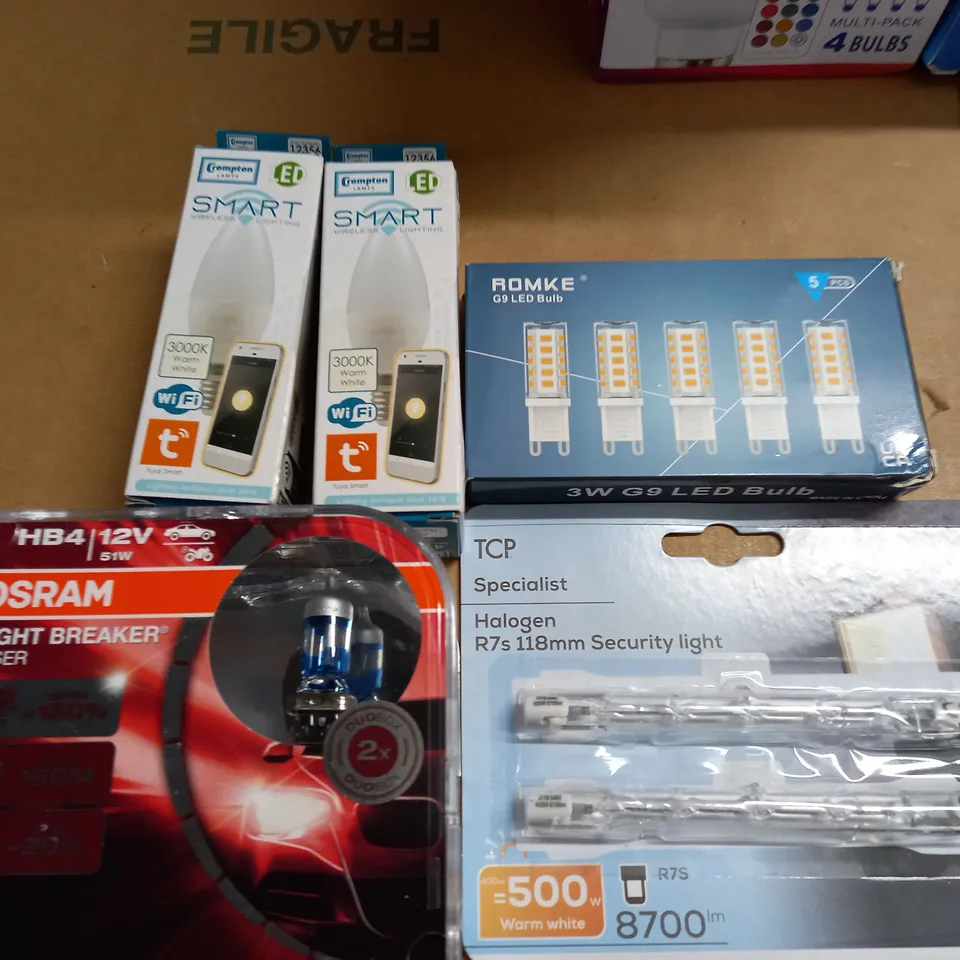 LOT OF ASSORTED LIGHT BULBS