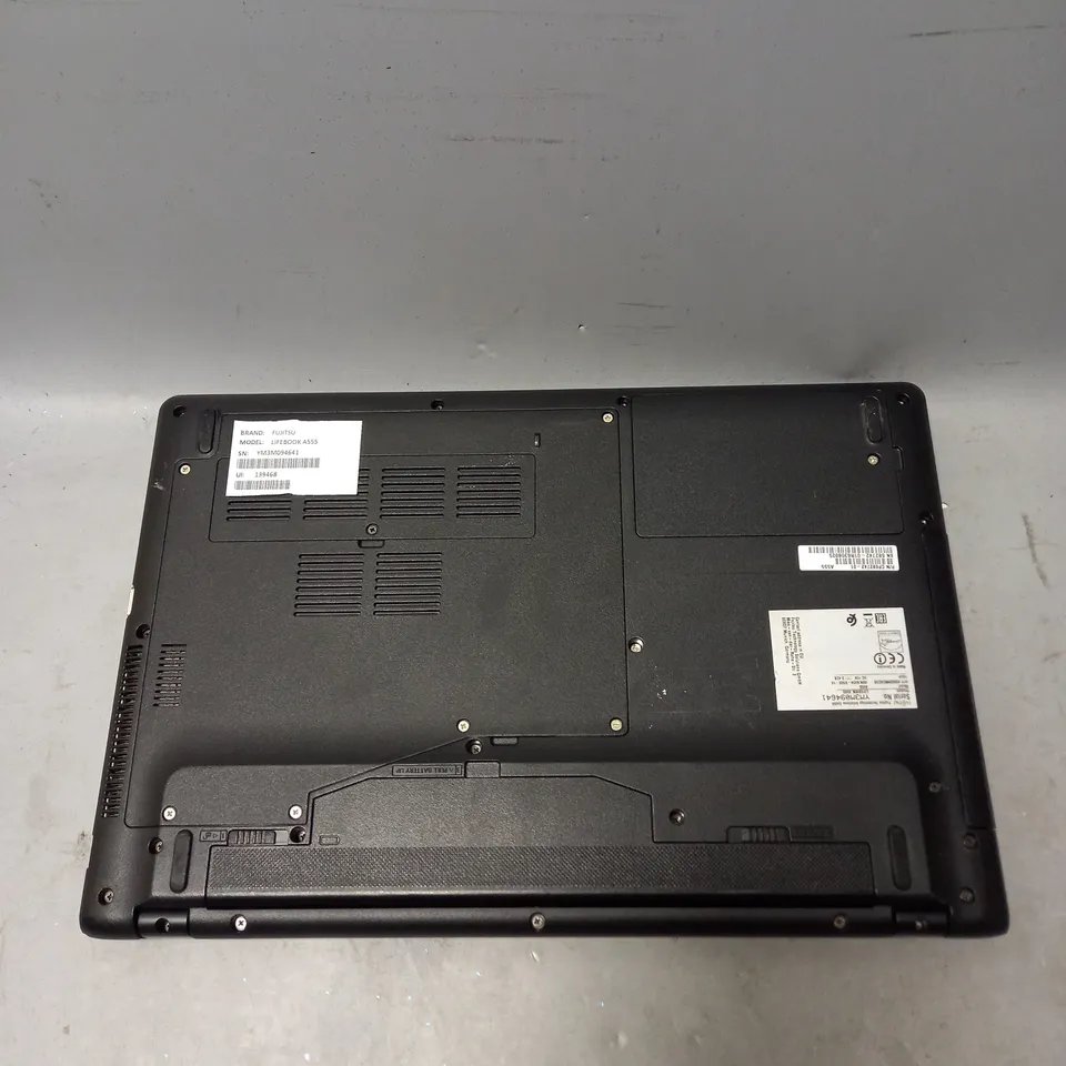 FUJITSU LIFEBOOK A555 LAPTOP IN BLACK