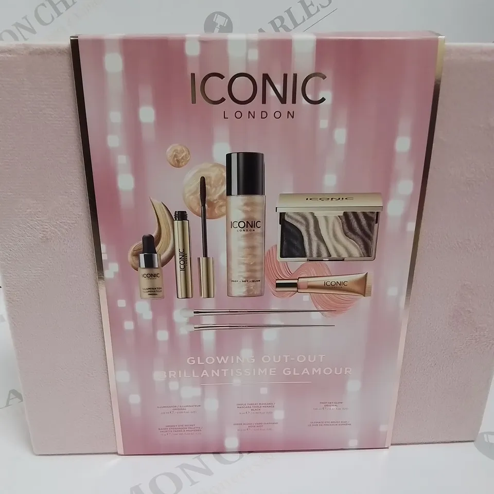 BOXED ICONIC LONDON GLOWING OUT-OUT BEAUTY SET  RRP £60