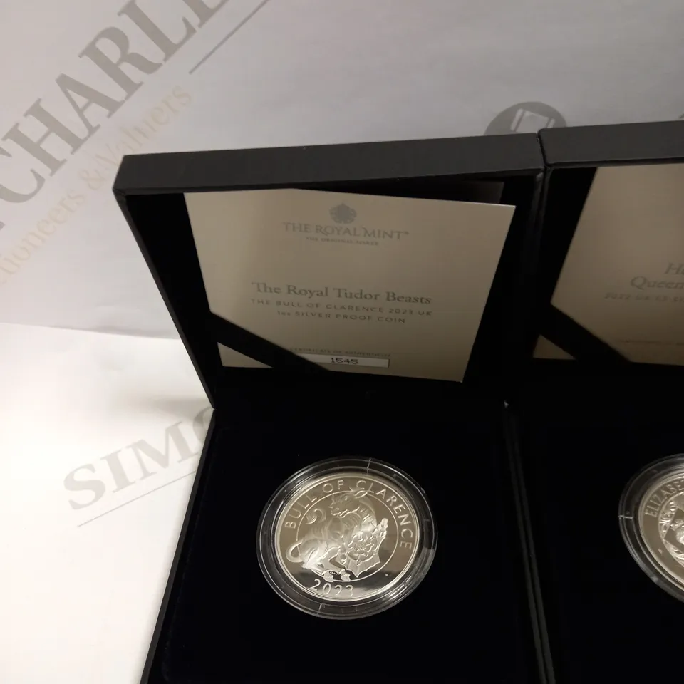 SET OF 3 COMMEMORATIVE COINS, DESIGNS VARY 