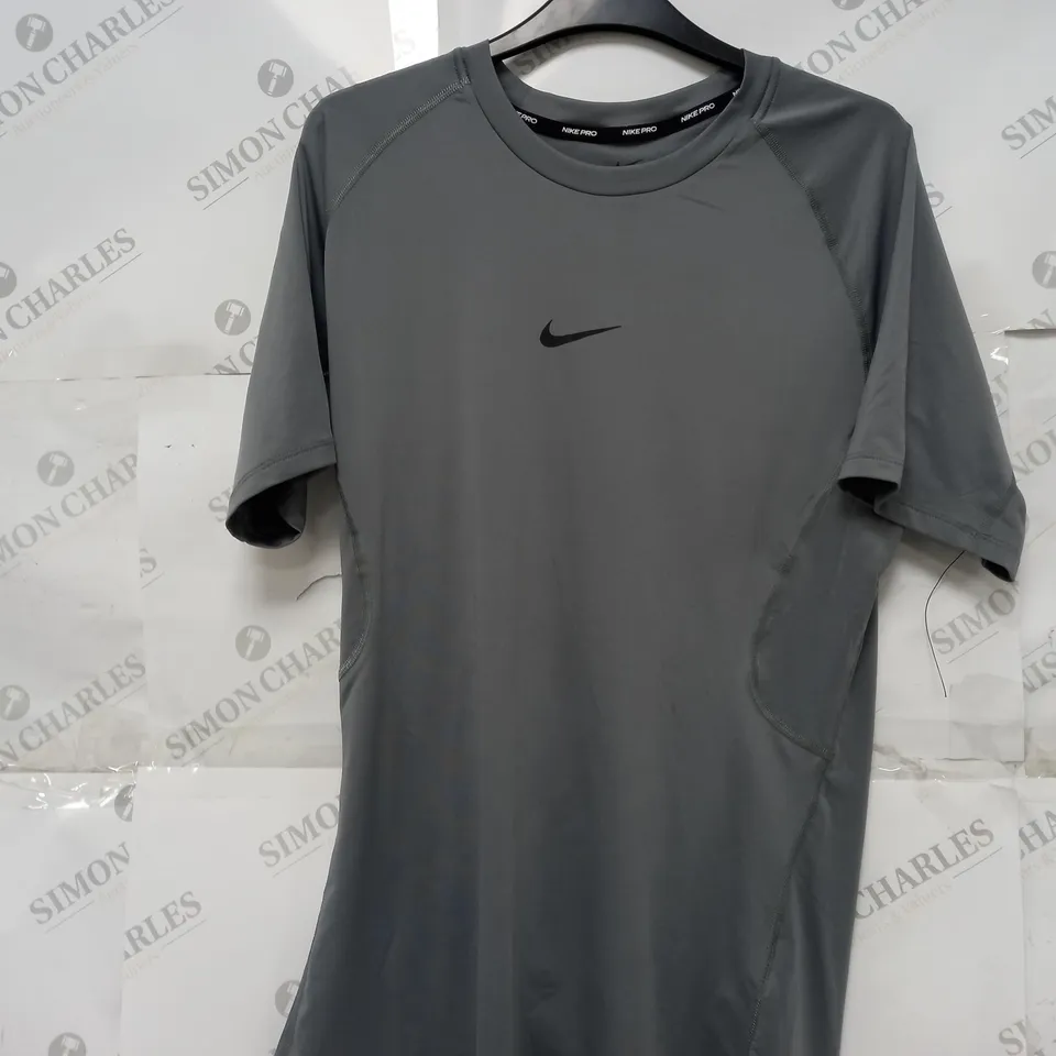 NIKE PRO TIGHT FIT TOP IN GREY - LARGE