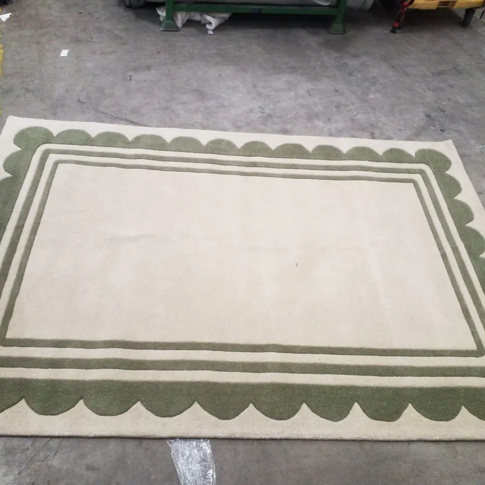 QUALITY DESIGNER AREA RUG    - APPROXIMATELY 230X160CM