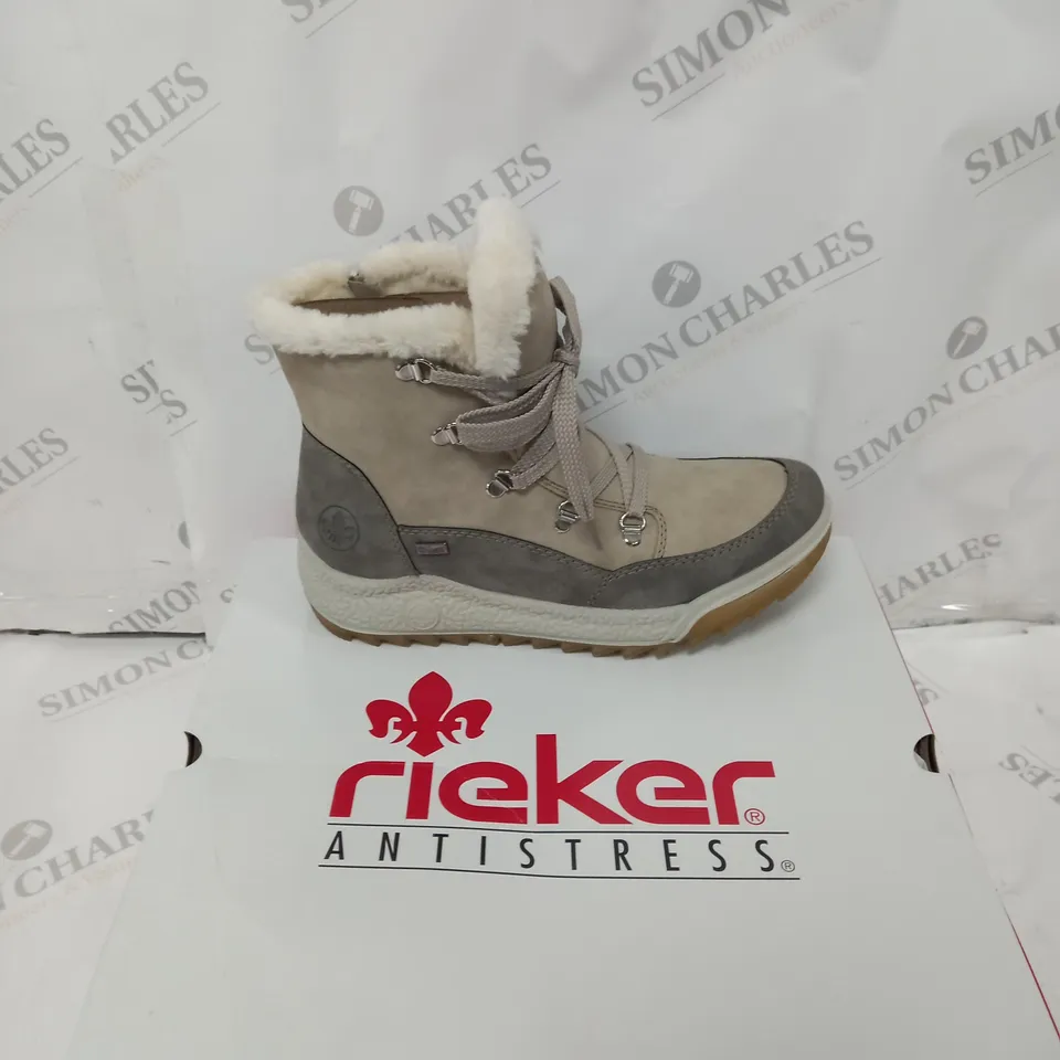 BOXED PAIR OF RIEKER ANTISTRESS WARM HIKING BOOTS SIZE 6 CREAM 