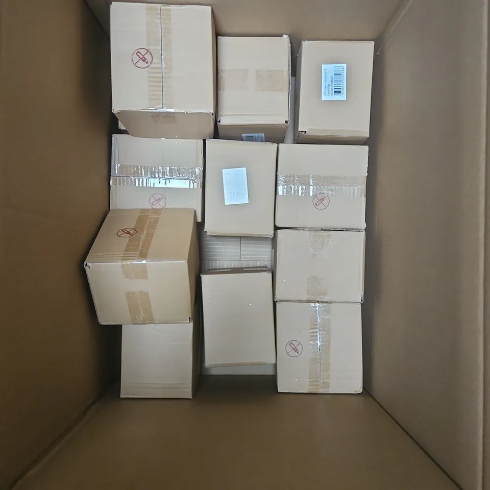 APPROXIMATELY 12 BOXES OF GISELA GRAHAM DECORATIVE GARLANDS - 6 PACKS PER BOX 