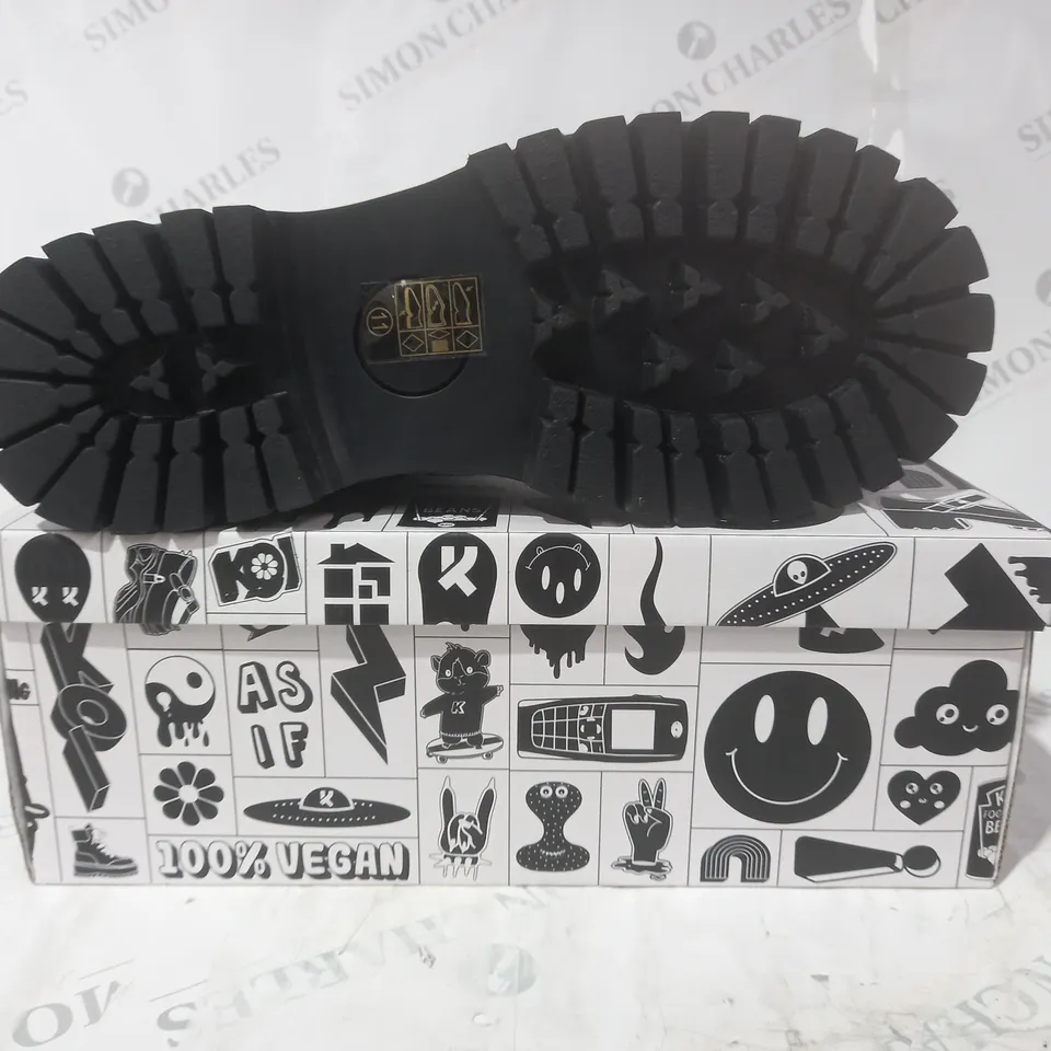 BRAND NEW BOXED PAIR OF KOI VEGAN LEATHER MORAL ALLIANCES MEN'S CROSS BOOTS IN BLACK UK SIZE 11