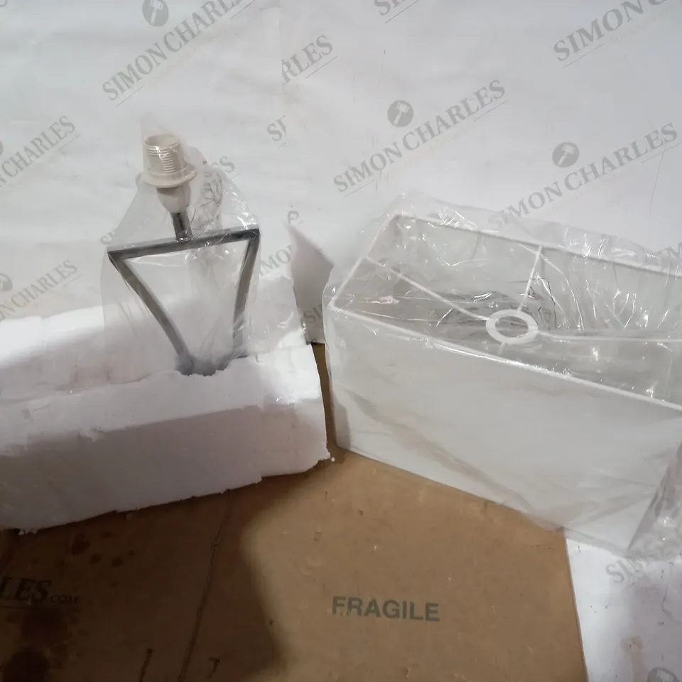 METROPOLE TABLE LAMP RRP £38