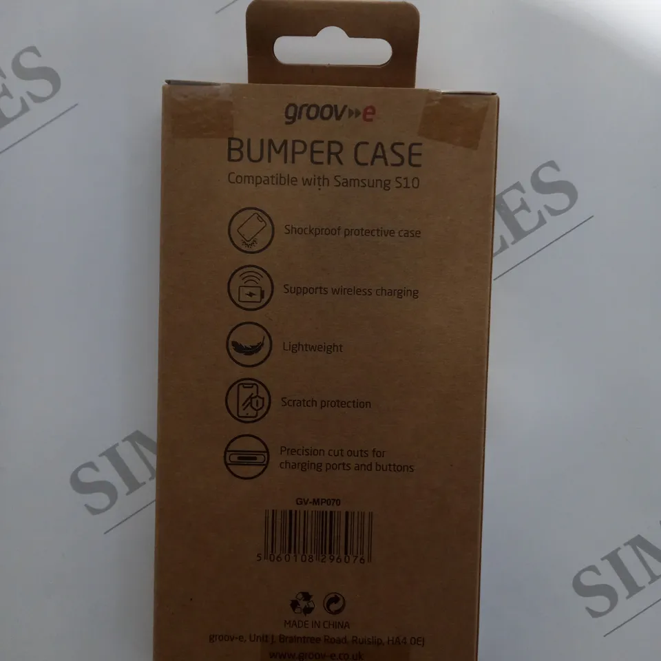 APPROXIMATELY 100 BRAND NEW BOXED AND SEALED GROOV-E TPU EDGE BLACK BUMPER CASE GV-MP070 COMPATIBLE WITH SAMSUNG S10 INCLUDES SHOCKPROOF PROTECTION, SCRATCH PROTECTION, WIRELESS CHARGING SUPPORT ETC.