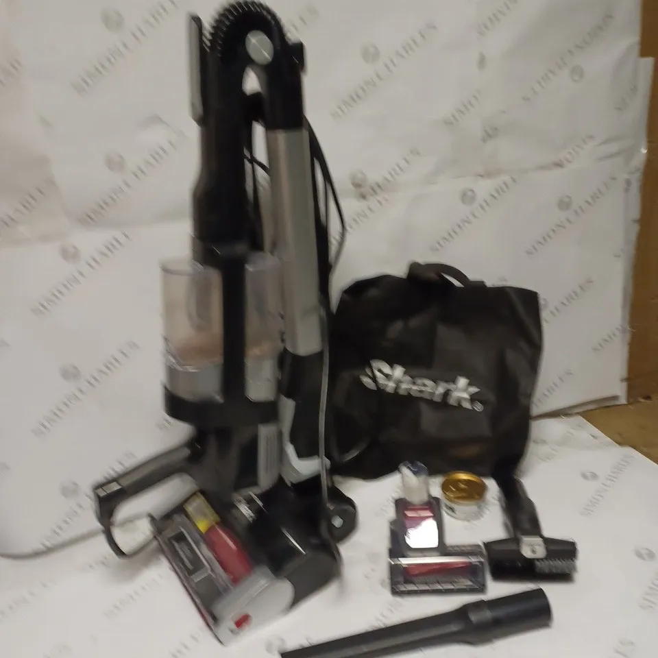 SHARK STRATOS ANTI HAIR WRAP PET PRO VACUUM CLEANER