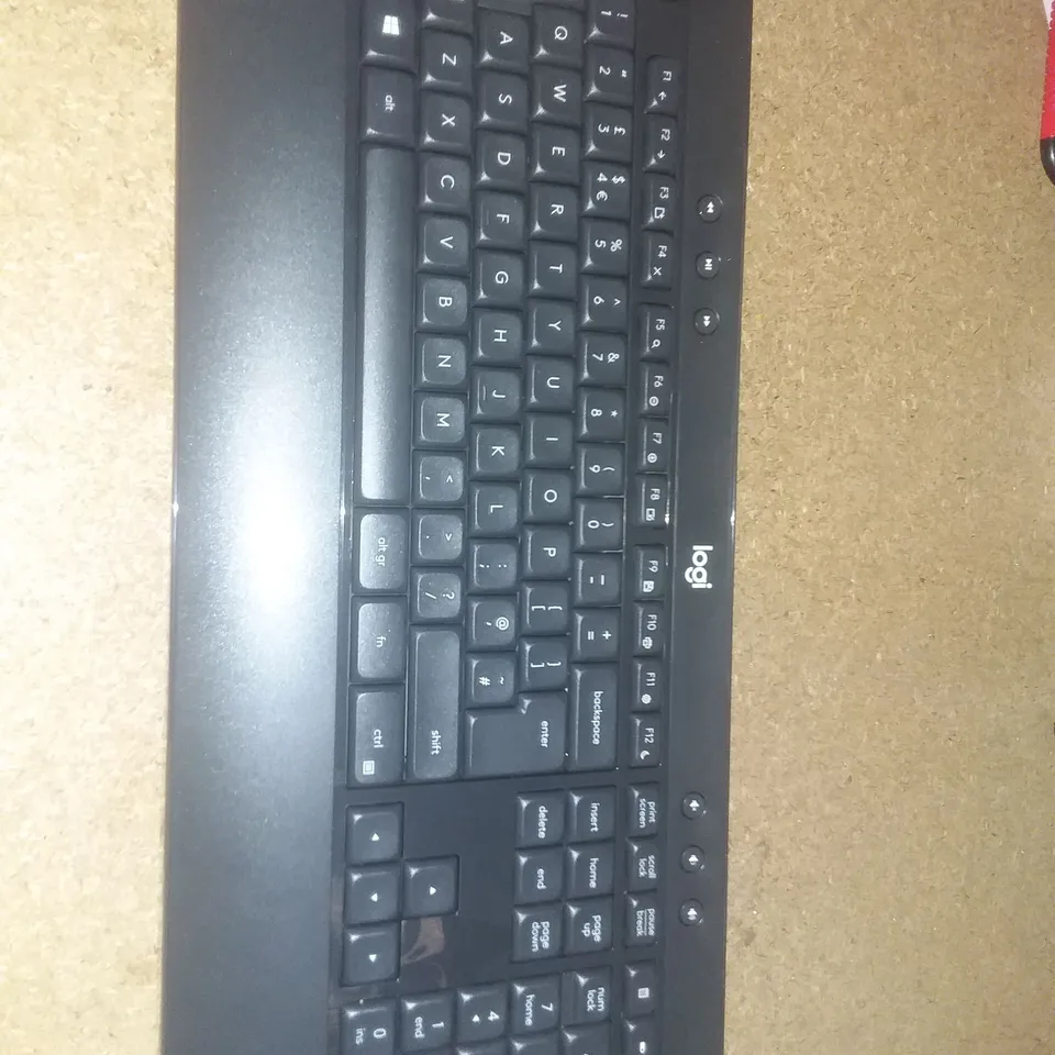 LOGITECH MK540 WIRELESS KEYBOARD