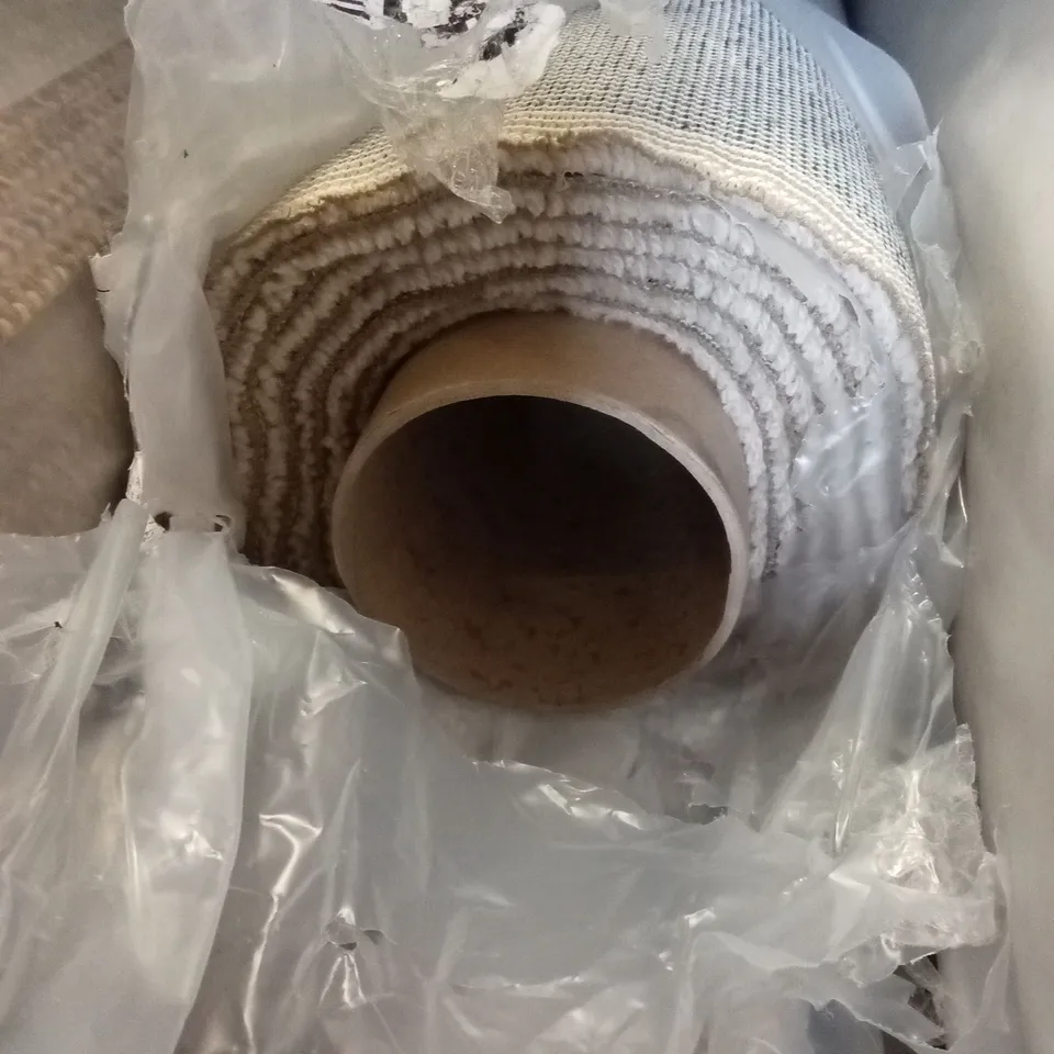 ROLL OF QUALITY TUDOR TWIST REGAL CARAMEL CARPET // APPROX SIZE: 4.95 x 4m