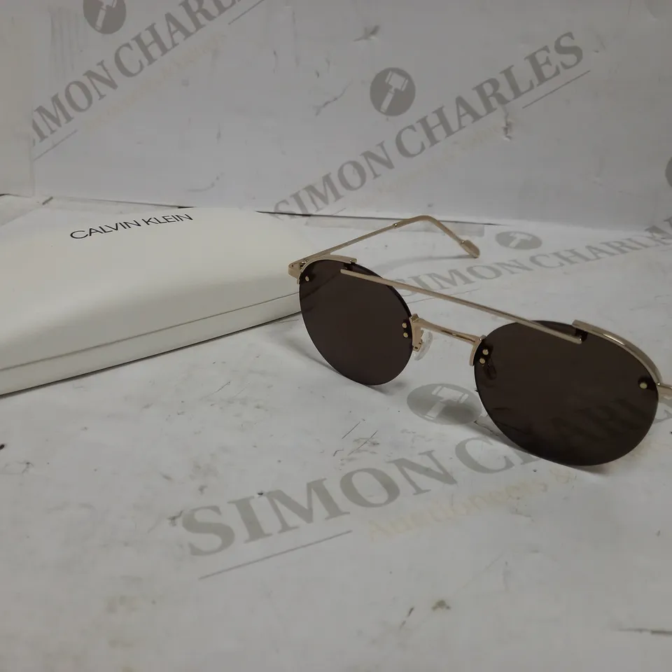 CALVIN KLEIN STYLE SUNGLASSES