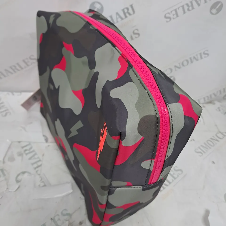 SCAMP & DUDE X CAROLINE HIRONS KHAKI WITH PINK CAMO COSMETIC BAG