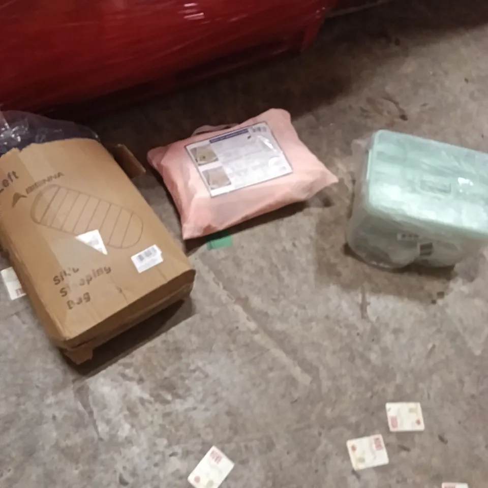 PALLET CONTAINING A LARGE QUANTITY OF ITEMS TO INCLUDE -SLEEPING BAG , GAME TENT , STORAGE BOX