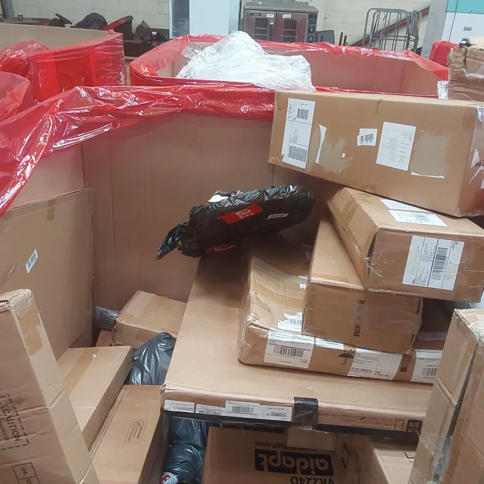 PALLET CONTAINING A LARGE QUANTITY OF ASSORTED ITEMS INCLUDING: GAMING CHAIR, AKITAS DELUXE VACUUM CLEANER, CHILDREN'S TRICYCLE, JIGSAW BOARD ECT
