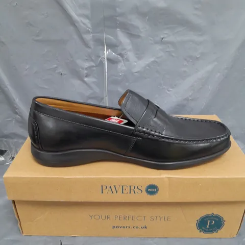 BOXED PAVERS WIDE BLACK LEATHER SHOES SIZE 42