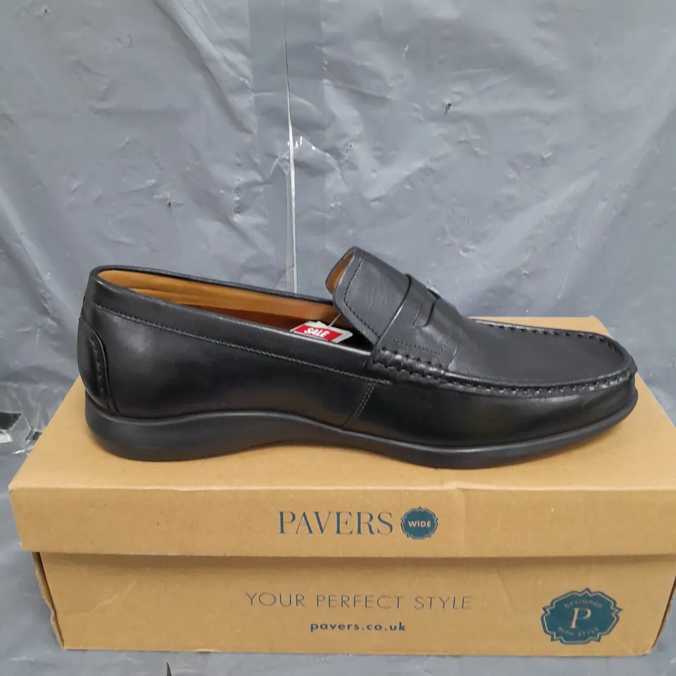 BOXED PAVERS WIDE BLACK LEATHER SHOES SIZE 42