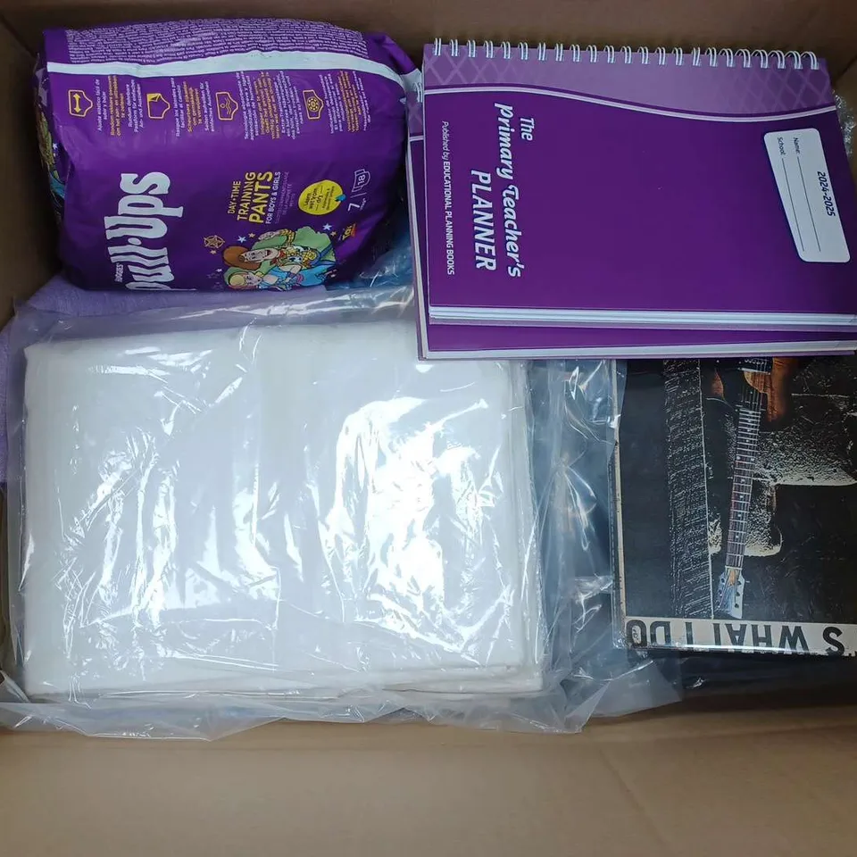 APPROXIMATELY 20 ASSORTED HOUSEHOLD ITEMS TO INCLUDE STARBURST PENDANT LIGHT, THE PRIMARY TEACHER PLANNER PAD, HUGGIES PULL-UPS, ETC - COLLECTION ONLY