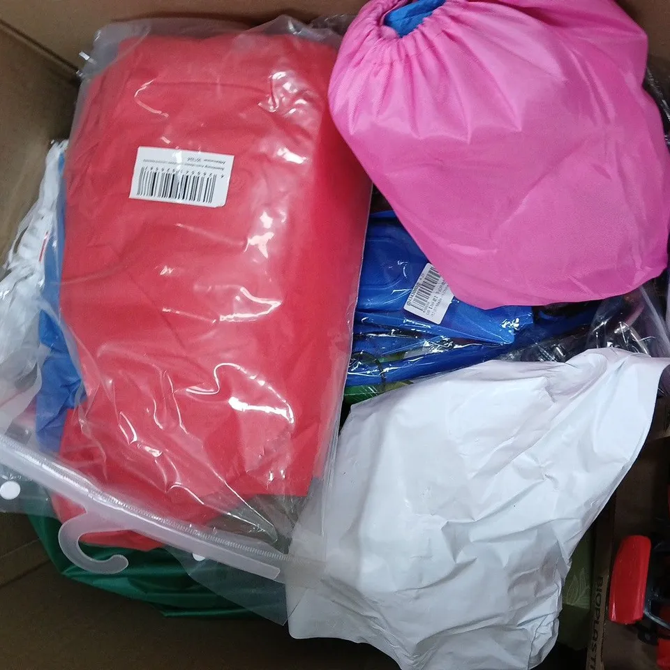 LARGE QUANTITY OF ASSORTED TOYS AND GAMES TO INCLUDE - PAINT POP PAINT STICKS, SONIC MAGAZINE, AND MONSTER HIGH COSTUME ETC.  