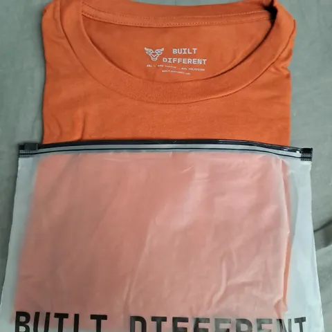 BUILT DIFFERENT CREW T-SHIRT, ORANGE - SIZE 4XL