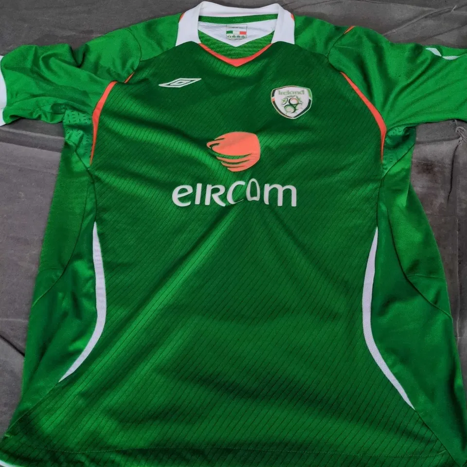 IRELAND NATIONAL FOOTBALL TEAM JERSEY – UMBRO, GREEN, YOUTH SIZE 158 (UK 13-14)