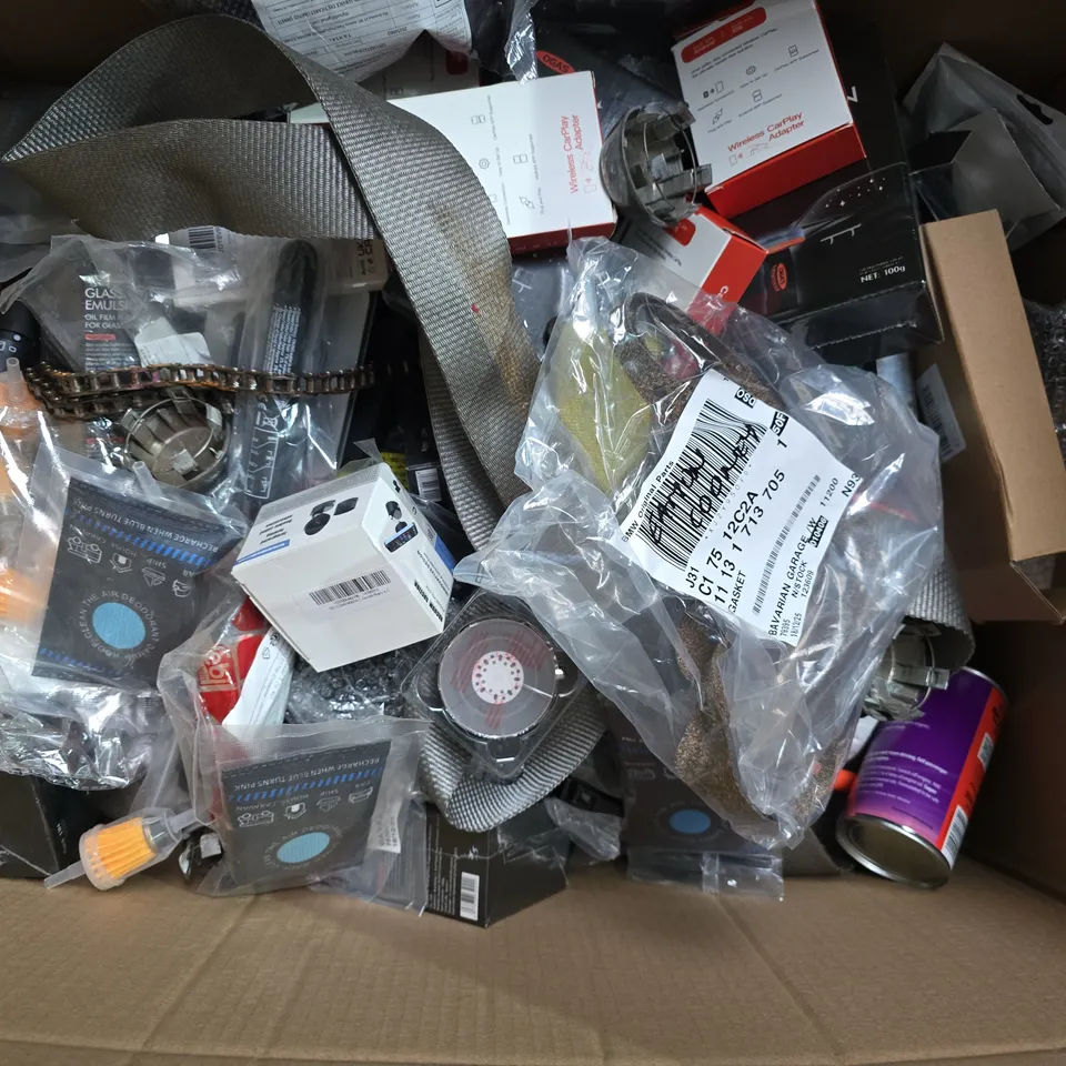 LARGE BOX OF ASSORTED CAR ITEMS AND TOOL TO INCLUDE GLASS EMULSION -CHAINS - 