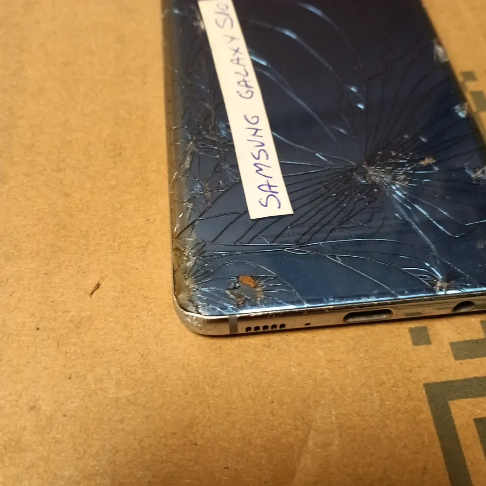 SAMSUNG GALAXY S10 SMART PHONE