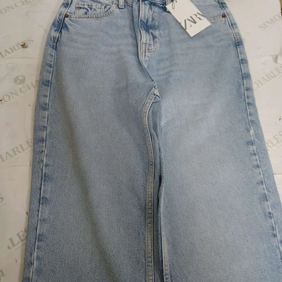 ZARA STRAIGHT FIT HIGH RISE DENIM JEANS - EUR 38