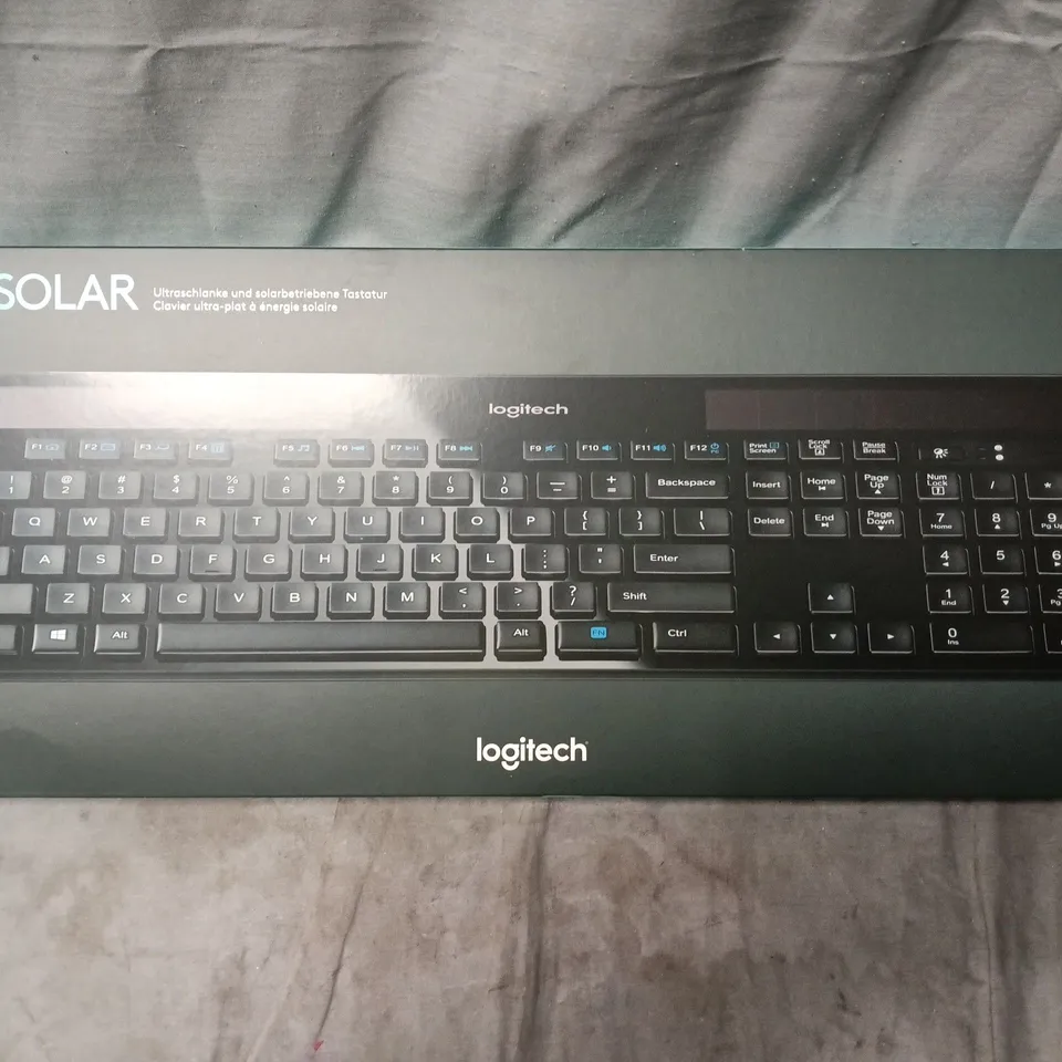 SEALED LOGITECH K750 SOLAR KEYBOARD - FRENCH LAYOUT
