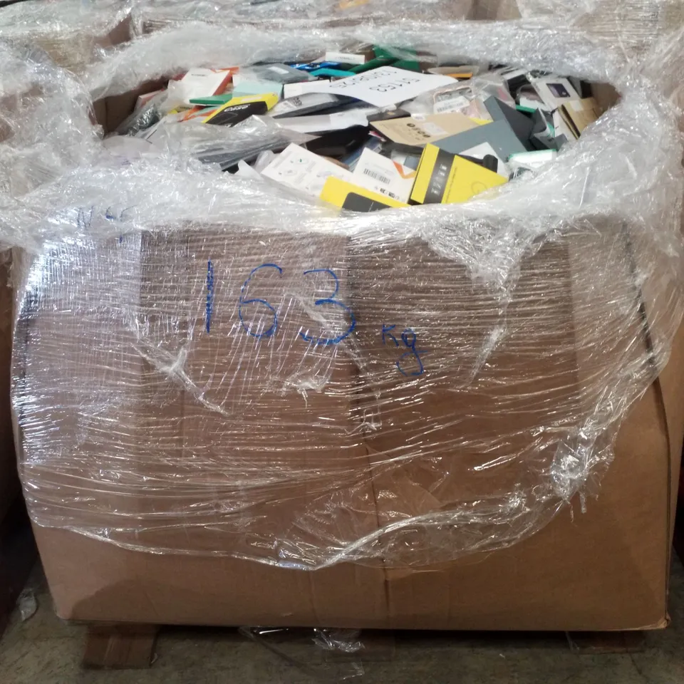 PALLET CONTAINING ASSORTED PHONE CASES 
