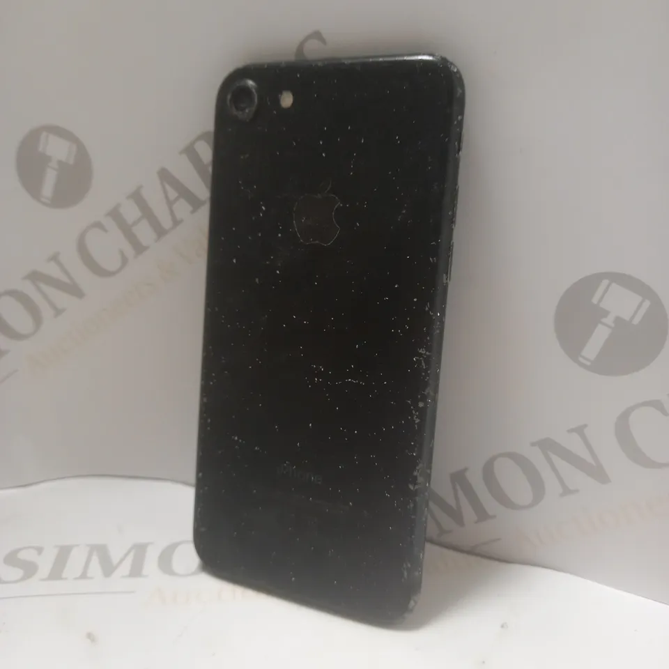 APPLE IPHONE 7 SMARTPHONE 