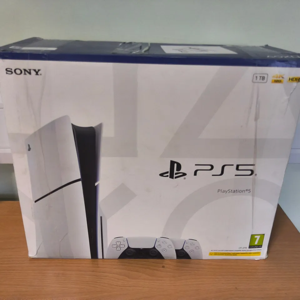 BOXED PLAYSTATION 5 1TB DISC EDITION CONSOLE WITH 2 CONTROLLERS AND LEADS - CFI-2116